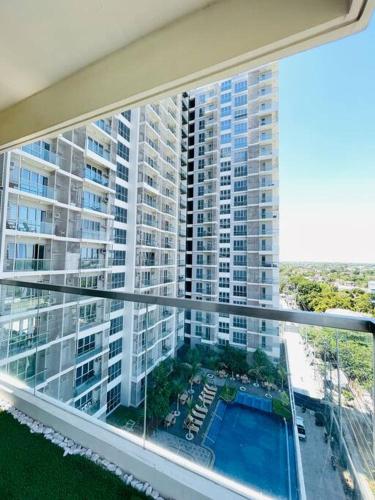 10 Luxurious King Suite 10 Luxurious King Suite