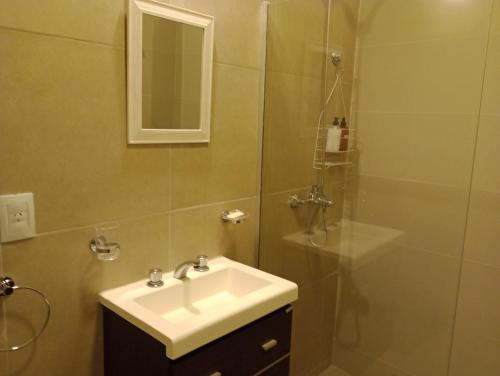 Ντους, Moderna y Confortable casa nueva in Σαντάγιο Ντελ Εστέρο