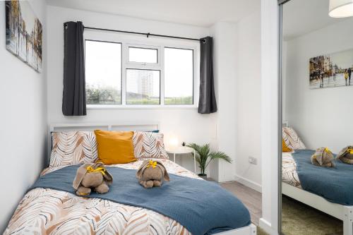 Modern 3 Bed House-Free Parking