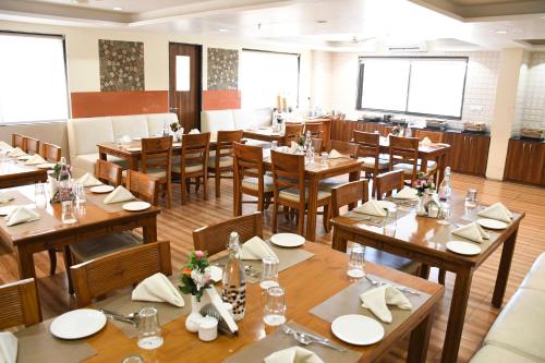 ห้องอาหาร, Sai Neem Tree Hotel in ศิวะนคร