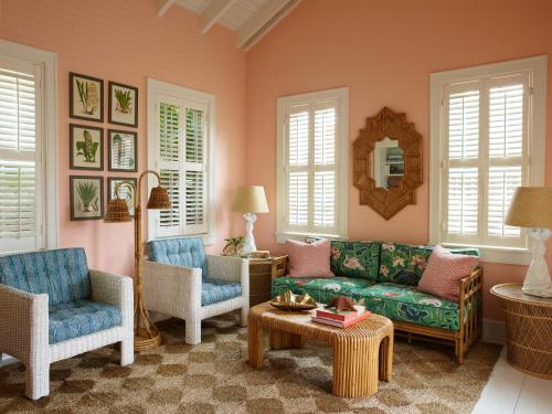 Eleven Bahama House in Dunmore Town