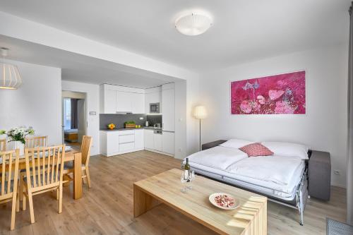 DownTown Suites Belohorska - image 6