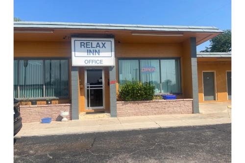 Relax Inn By OYO Clinton in Clinton, USA