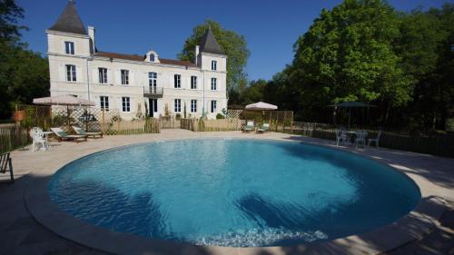 Peldbaseins, Armagnac in Moncaut