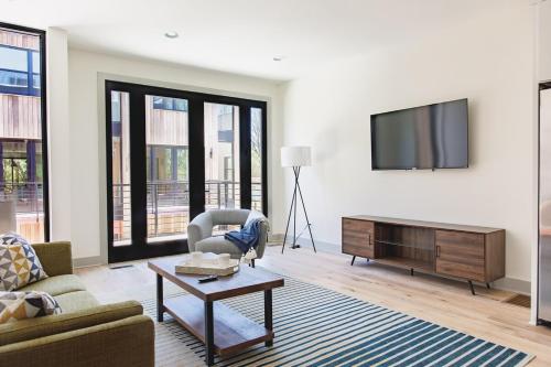 Trailhead Mews Flow Unit 3 DT Bentonville MTB Trailhead Mews Flow Unit 3 DT Bentonville MTB