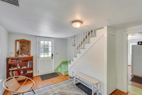 Updated and Pet-Friendly Cabin By Hikes and Woodstock! - image 9