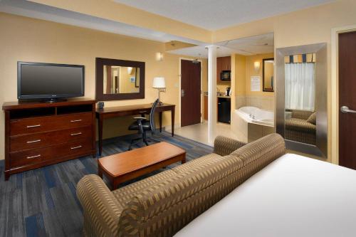 Holiday Inn Express Washington DC-BW Parkway, an IHG Hotel
