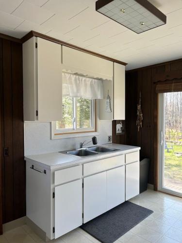 Lakeside Loft - Walk to Lighthouse County Park in Grind Stone City (MI)