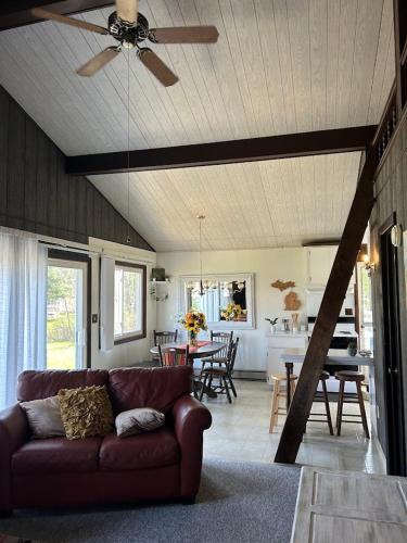 Lakeside Loft - Walk to Lighthouse County Park in Grind Stone City (MI)