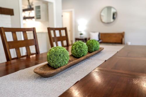 The George at 702 1 Mile to DT Springdale The George at 702 1 Mile to DT Springdale