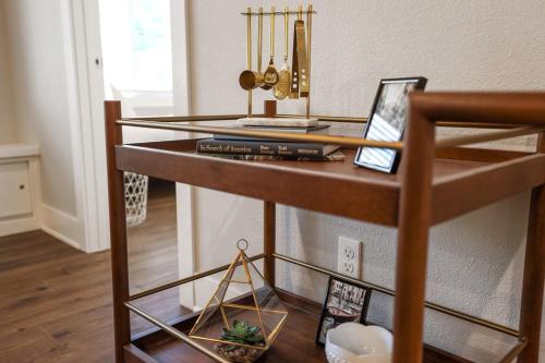 The George at 702 1 Mile to DT Springdale The George at 702 1 Mile to DT Springdale