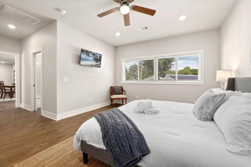 The George at 702 1 Mile to DT Springdale The George at 702 1 Mile to DT Springdale