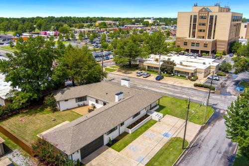 The George at 702 1 Mile to DT Springdale The George at 702 1 Mile to DT Springdale