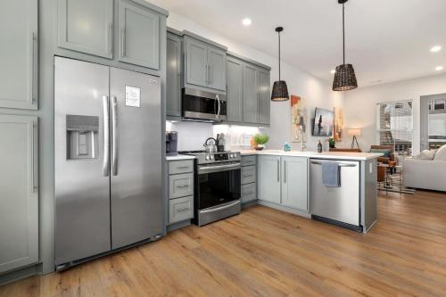 Townhouse On The Hill Walkable to DT in Fayetteville, USA