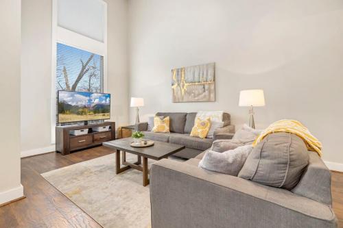 . Frisco Suite 0 1Mi to MTB trail Walk to DT Fay