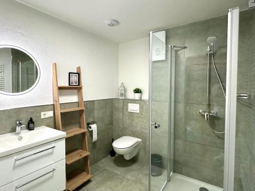 prysznic, Ferienwohnung an der Eisdiele in Freisen