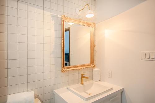 King Room image 2