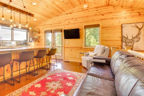 Mountain Home Cabin Rental with Fire Pit!