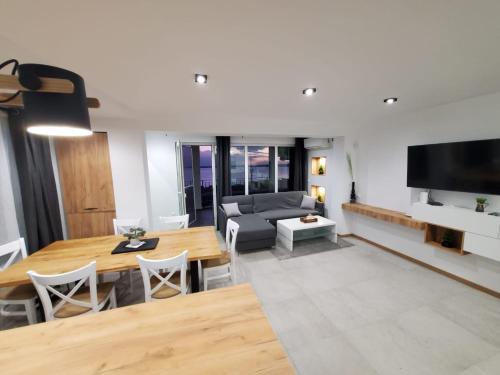 Koplietošanas atpūtas telpa ar TV, Elegant Studio with Sea view in Saint Vlas in Svetivlasa