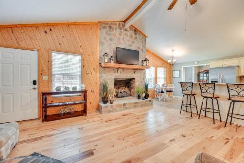 Kentucky Getaway with Access to Rough River Lake!