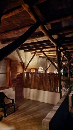 4 bedrooms, 13 beds