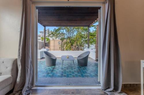 balcon/terasă, La Mona Loiza Apartment Complex by Stay with Bear in San Juan