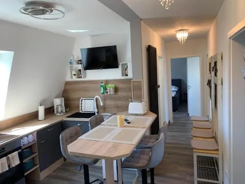 -Fewo Benz- Exklusive Ferienwohnung im Stadtzentrum von Wittenberge Modernes Ambiente, 3 Einzelzimmer für bis zu 6 Gäste - voll ausgestattet mit Waipu-TV und High-Speed-WLAN Bettwäsche und Handtücher inklusive! in Wittenberge, Deutschland