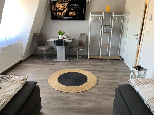 -Fewo Benz- Exklusive Ferienwohnung im Stadtzentrum von Wittenberge Modernes Ambiente, 3 Einzelzimmer für bis zu 6 Gäste - voll ausgestattet mit Waipu-TV und High-Speed-WLAN Bettwäsche und Handtücher inklusive!