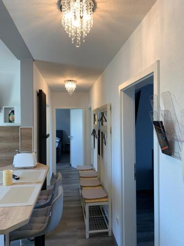 -Fewo Benz- Exklusive Ferienwohnung im Stadtzentrum von Wittenberge Modernes Ambiente, 3 Einzelzimmer für bis zu 6 Gäste - voll ausgestattet mit Waipu-TV und High-Speed-WLAN Bettwäsche und Handtücher inklusive!