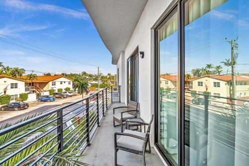 Modern 3BR W Pool Near Las Olas & Beach Roof Top in Fort Lauderdale, USA