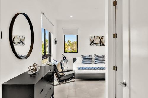Modern 3BR W Pool Near Las Olas & Beach Roof Top in Fort Lauderdale, USA