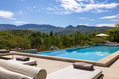 Kilátás, Chateau Les Oliviers de Salettes in Charols