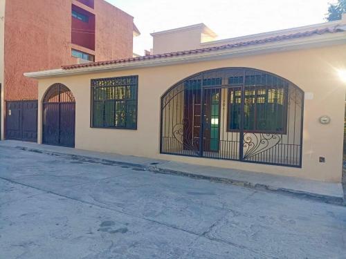 Casa Azul Quintero a 3 min del Parque Acuatico in Ixtapan de la Sal, Mexico