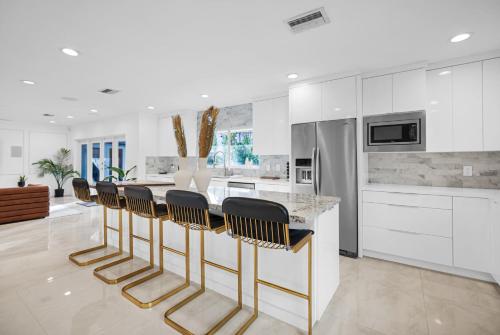 Villa Capri AVENTURA 4 bed in Miami, USA