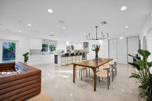 Villa Capri AVENTURA 4 bed in Miami, USA