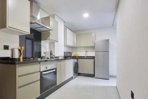 Modern Elegance 3 Bed Escape in Trendy Casablanca - image 4