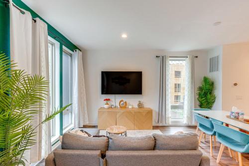 Modern Philly Townhome with Rooftop Deck and Views! in Philadelphia, USA