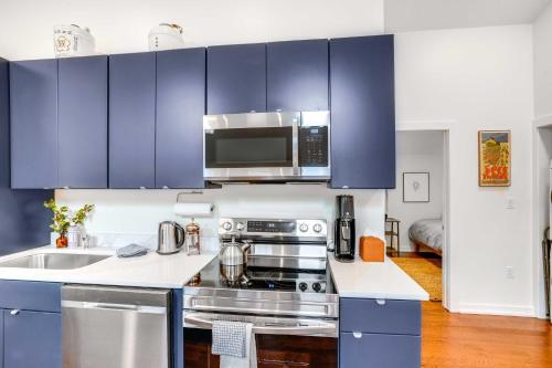 Downtown Hudson Apartment Walk to Cafes and River! in Hudson, USA