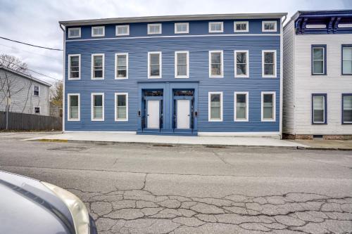 Downtown Hudson Apartment Walk to Cafes and River!