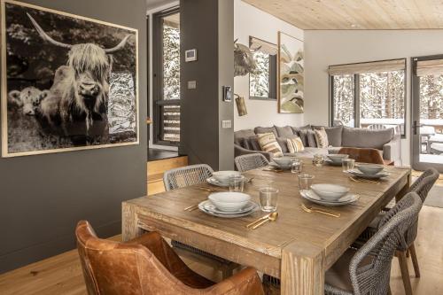 Lake Cabin #20 in Big Sky, USA