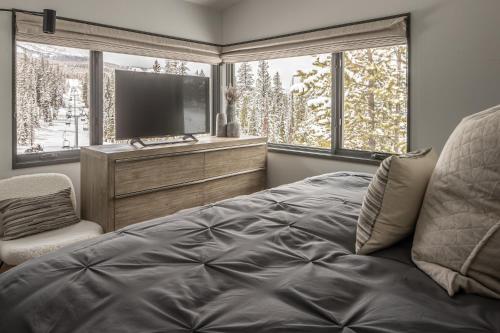Lake Cabin #20 in Big Sky, USA