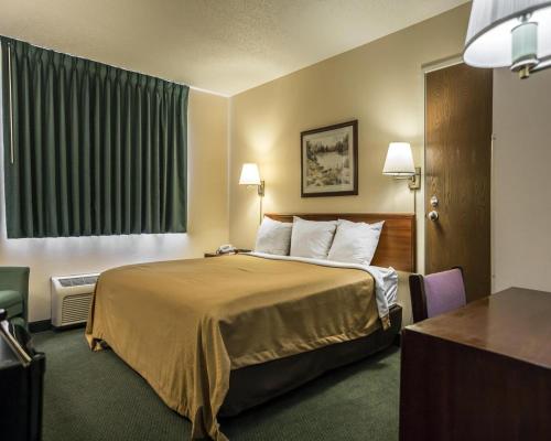 Econo Lodge Princeton Located in Princeton, Econo Lodge Princeton is a perfect starting point from which to explore Princeton (IL). Both business travelers and tourists can enjoy the propertys facilities and services. Ser