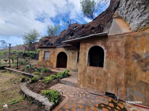 My hell Cave gîte à louer Los Riveroles