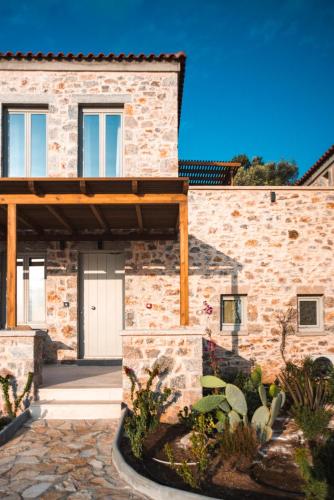 Sampatiki Suites & Spa - Luxury Seaview Suites - Opened 2024