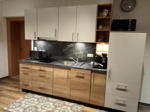 Konyha, Ferienwohnung Kaufbeurerhausblick in Hinterhornbach