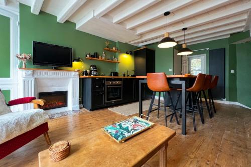 Triplex du Marché - Charme & Cœur de Ville - Wifi - TheGoodBnb, Шербур-ан-Котантен
