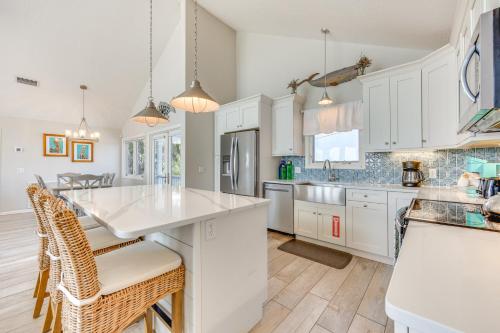 Oceanfront Ponte Vedra Beach Home with Deck and Views! in Ponte Vedra Beach, USA