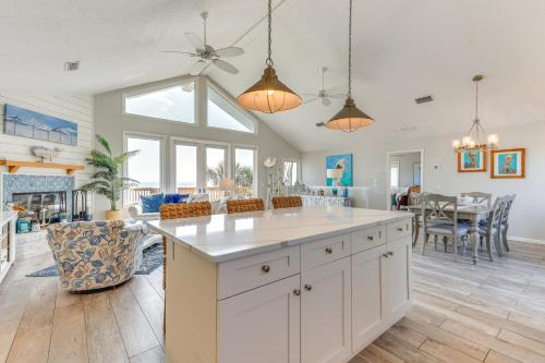 Oceanfront Ponte Vedra Beach Home with Deck and Views! in Ponte Vedra Beach, USA