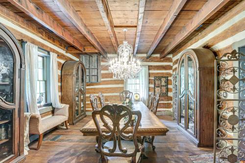 Spacious & Historic Cabin in New Haven w/ Pond! in Ņūhavena (MO)