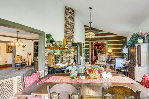 Spacious & Historic Cabin in New Haven w/ Pond! in Ņūhavena (MO)